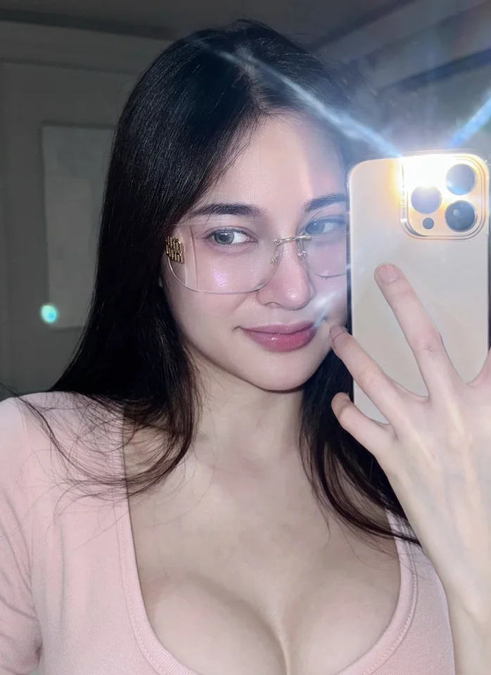Krittika Kunchaiya สาวข้างสนาม